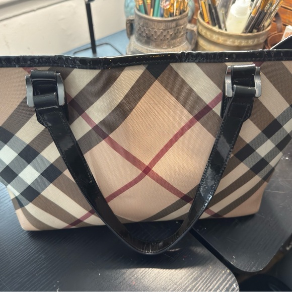 ADDITIONAL PRICE CUT Closet Clear Out Burberry Black and Tan Tote Bag, pouch - Picture 7 of 16